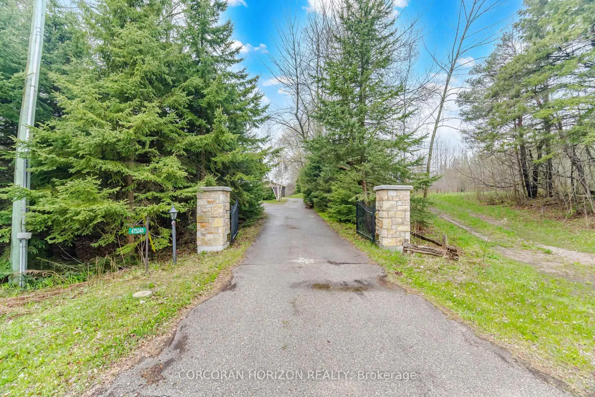 Photo 2 of 475248 County 11 Road, Amaranth, Rural Amaranth — HOMEH