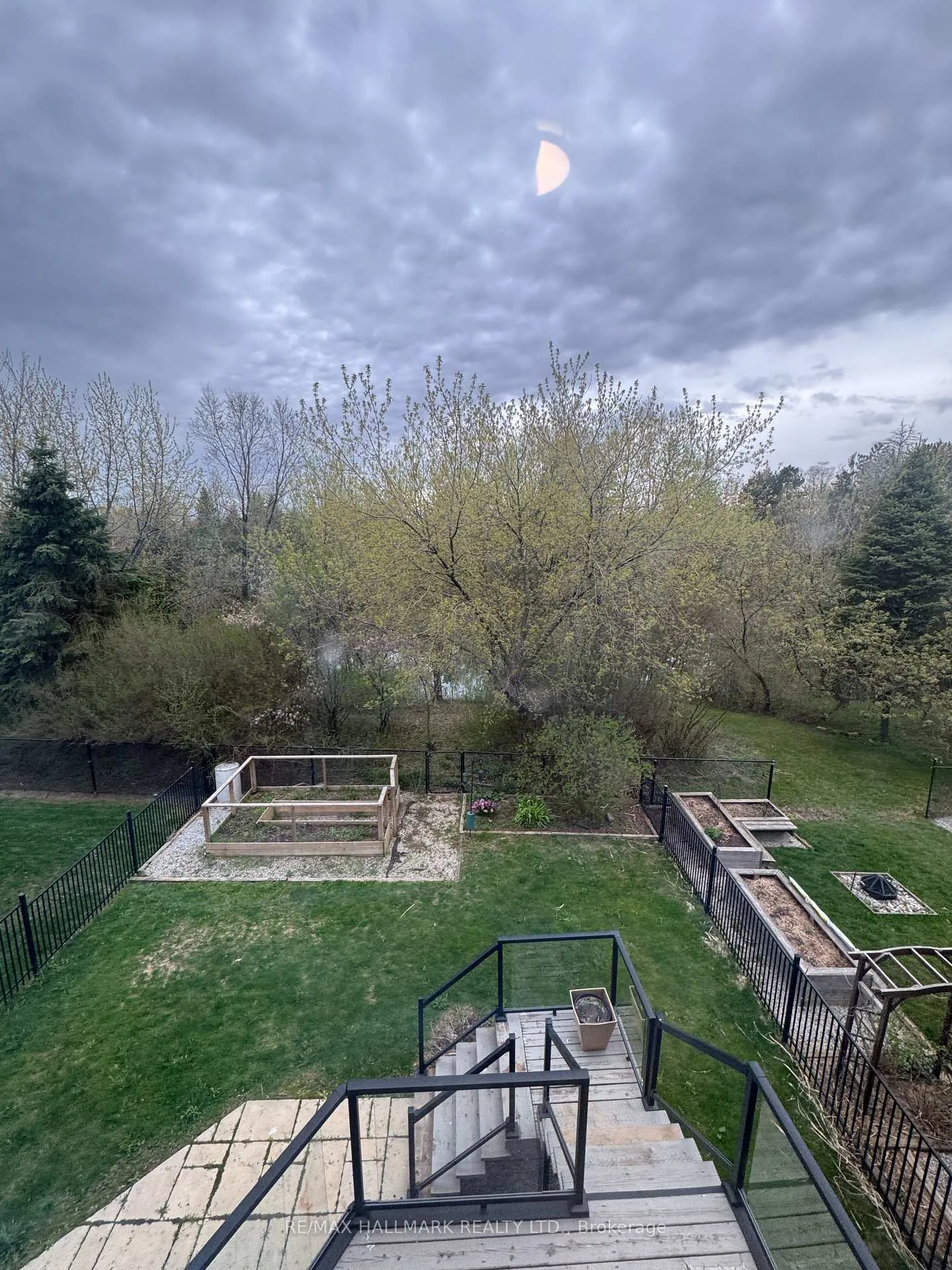 Photo 2 of 34 Willow Tree Street, Vaughan, Maple — HOMEH