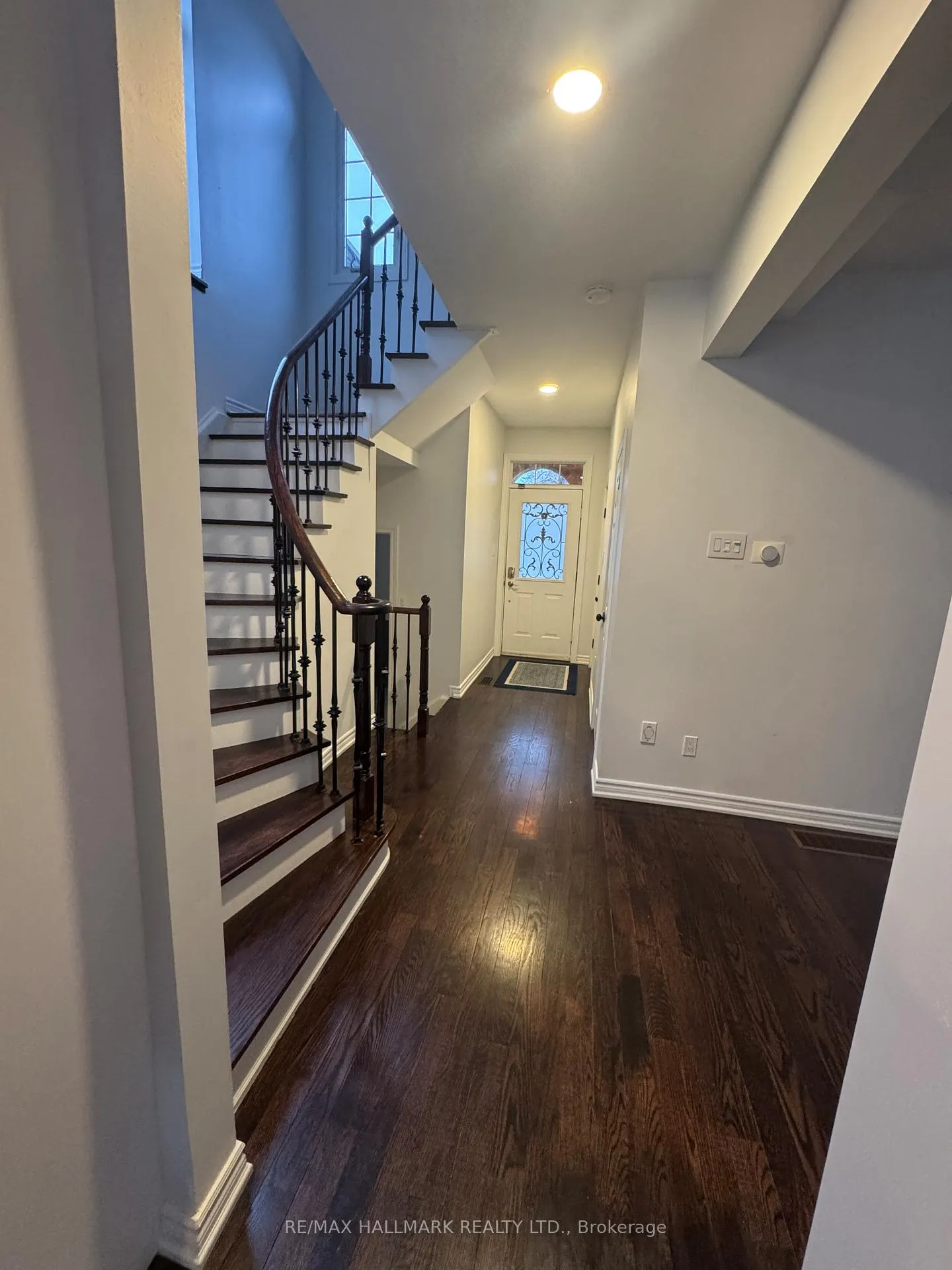 Photo 3 of 34 Willow Tree Street, Vaughan, Maple — HOMEH