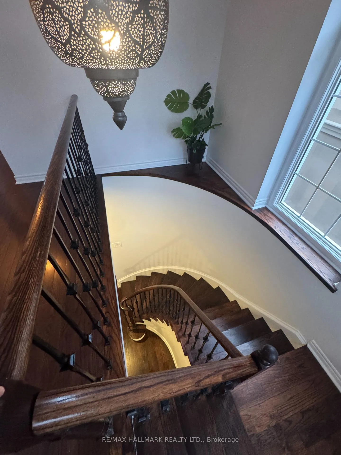 Photo 9 of 34 Willow Tree Street, Vaughan, Maple — HOMEH