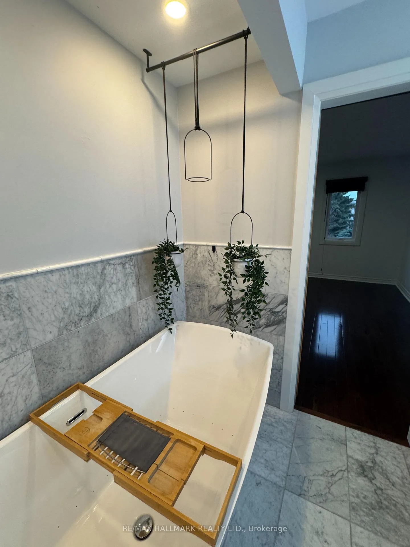 Photo 12 of 34 Willow Tree Street, Vaughan, Maple — HOMEH