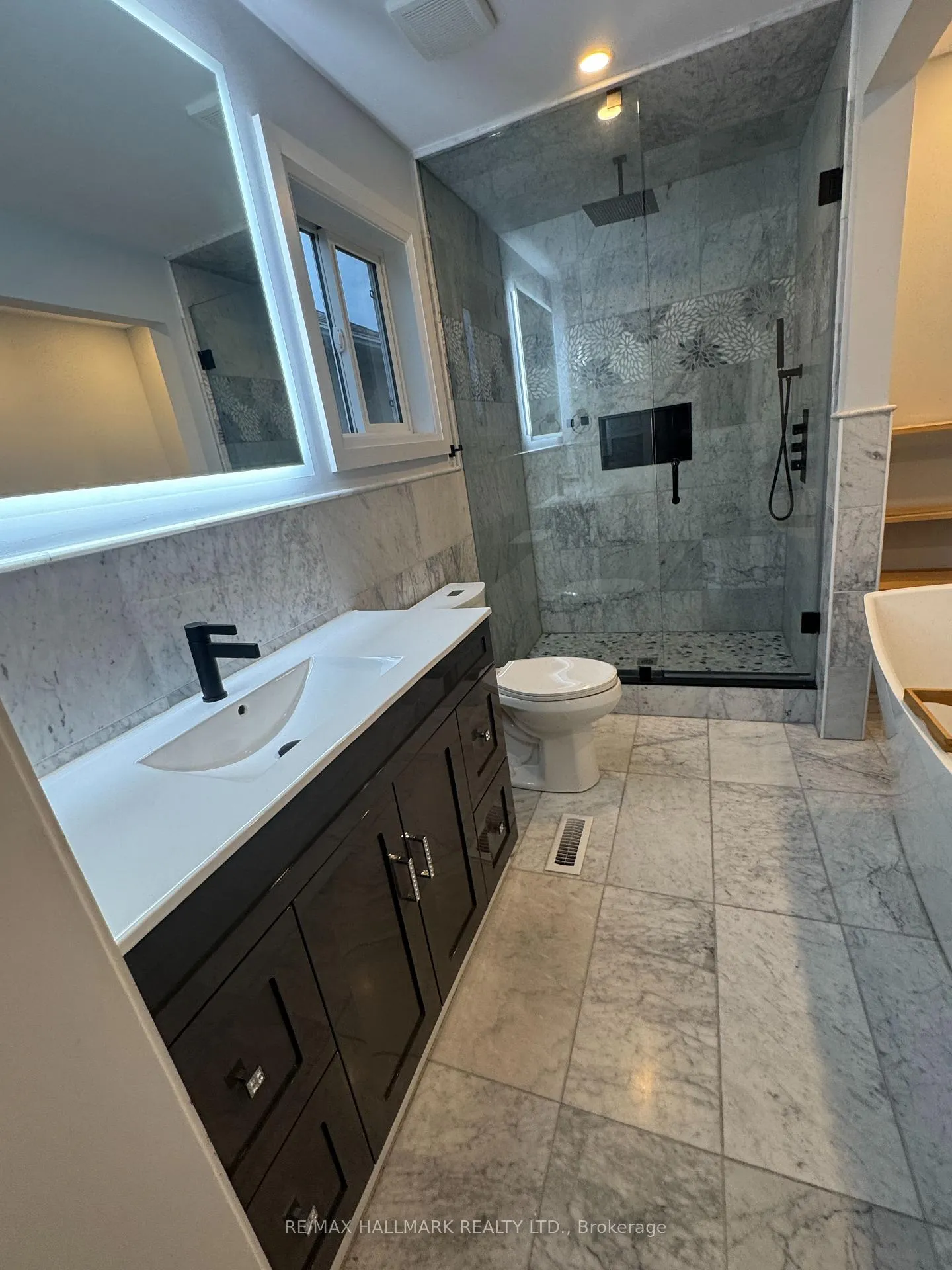 Photo 14 of 34 Willow Tree Street, Vaughan, Maple — HOMEH