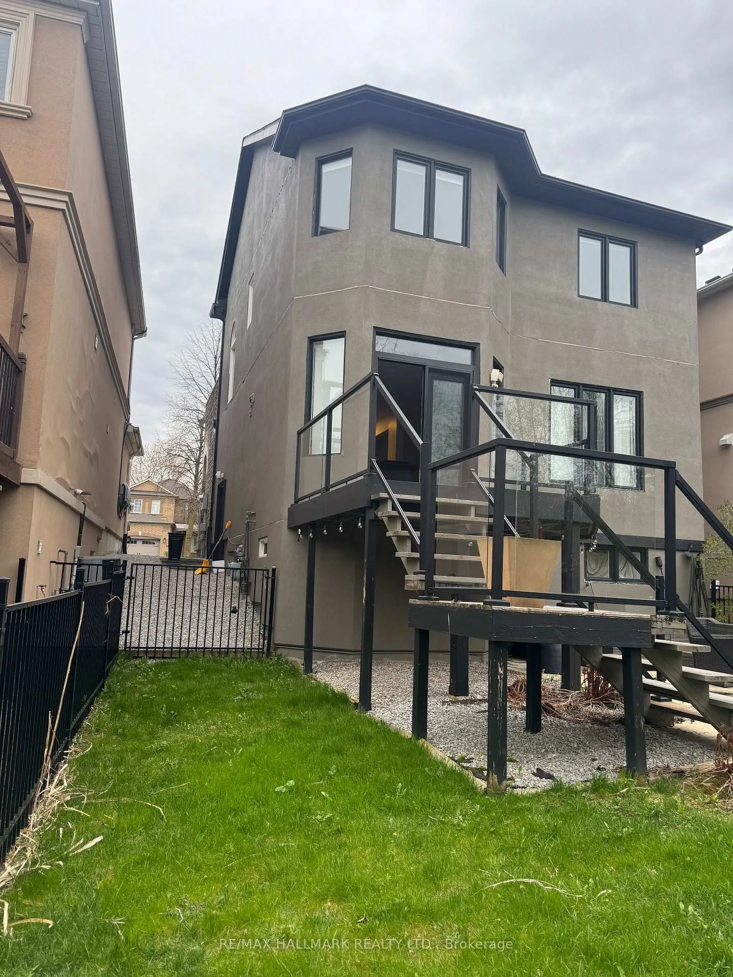 Photo 17 of 34 Willow Tree Street, Vaughan, Maple — HOMEH