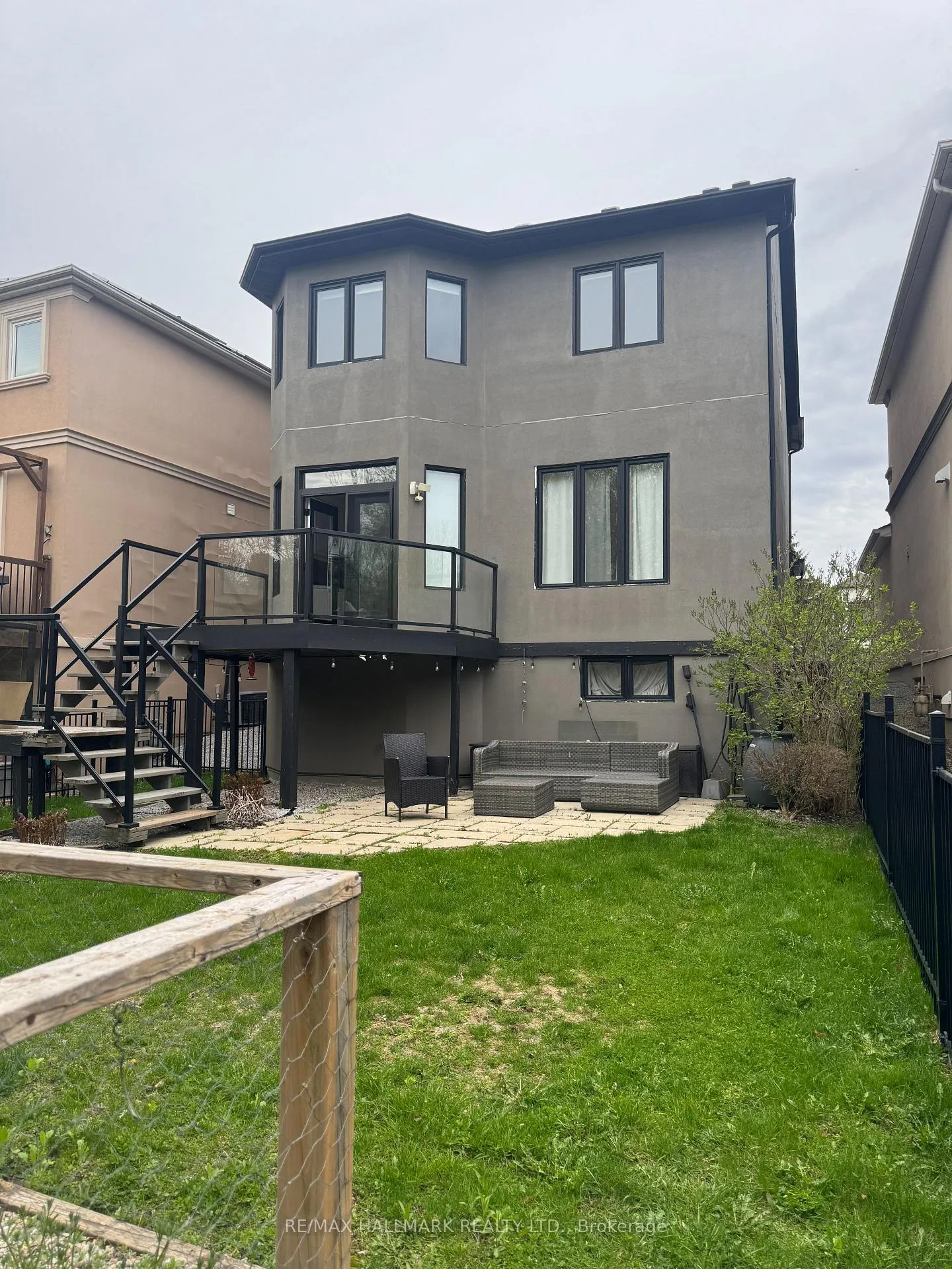 Photo 18 of 34 Willow Tree Street, Vaughan, Maple — HOMEH