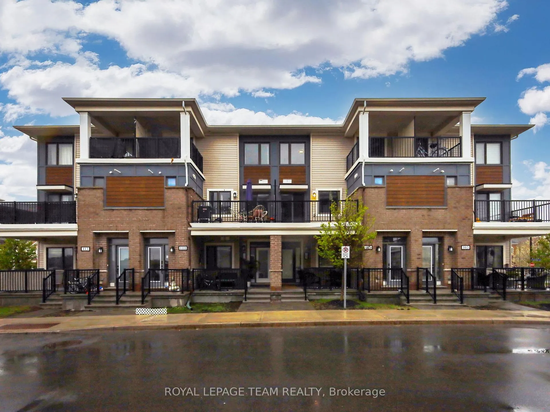 Photo 1 of 105 Walleye Private, Ottawa, Barrhaven - Half Moon Bay — HOMEH