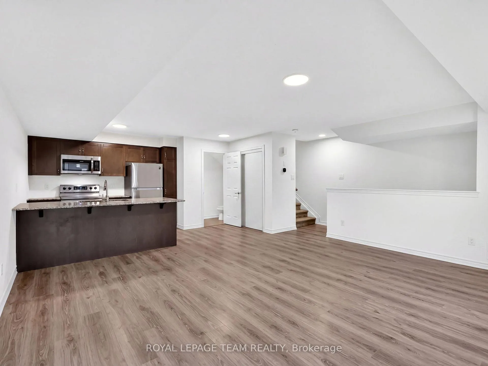 Photo 6 of 105 Walleye Private, Ottawa, Barrhaven - Half Moon Bay — HOMEH