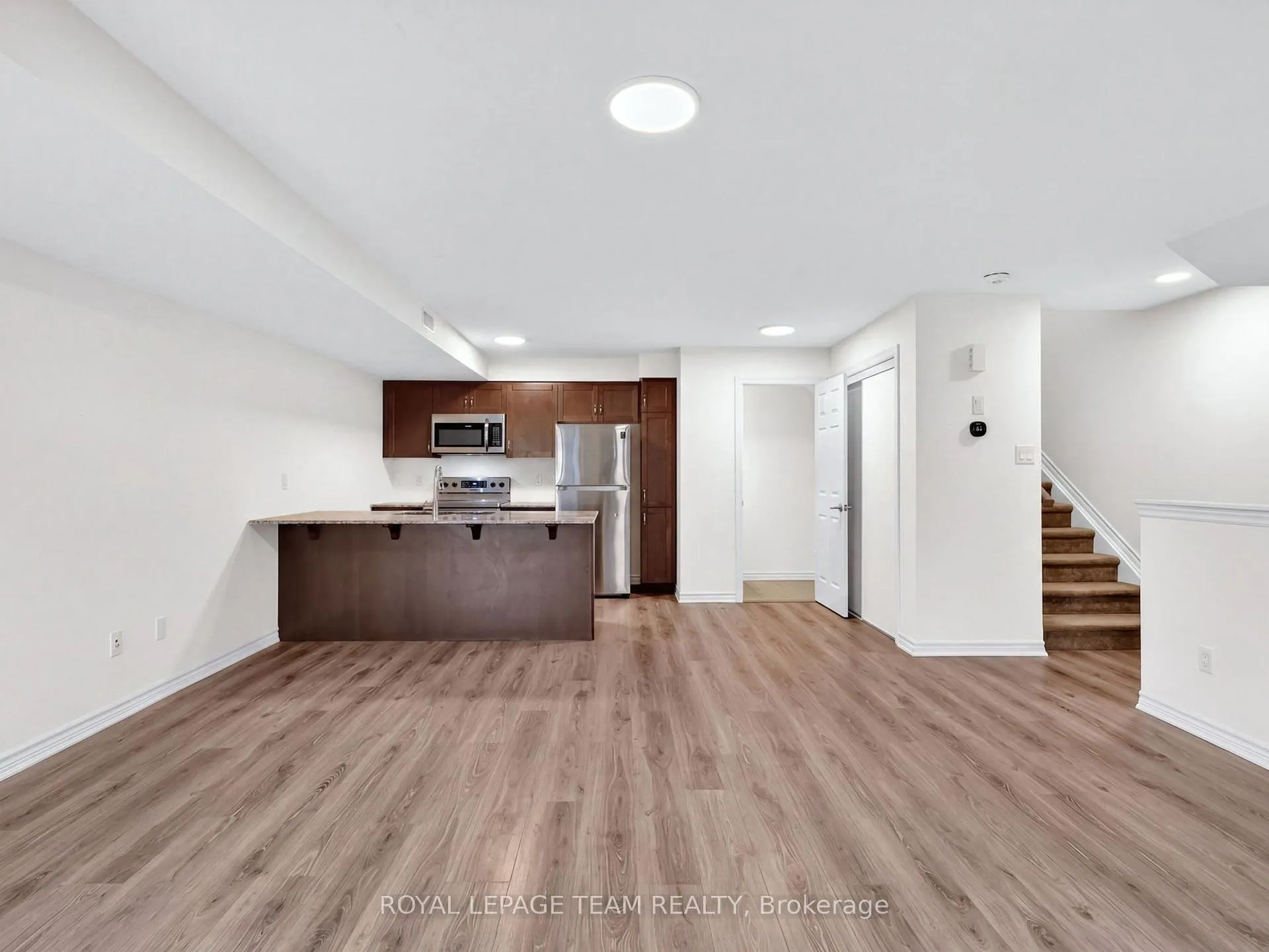 Photo 7 of 105 Walleye Private, Ottawa, Barrhaven - Half Moon Bay — HOMEH