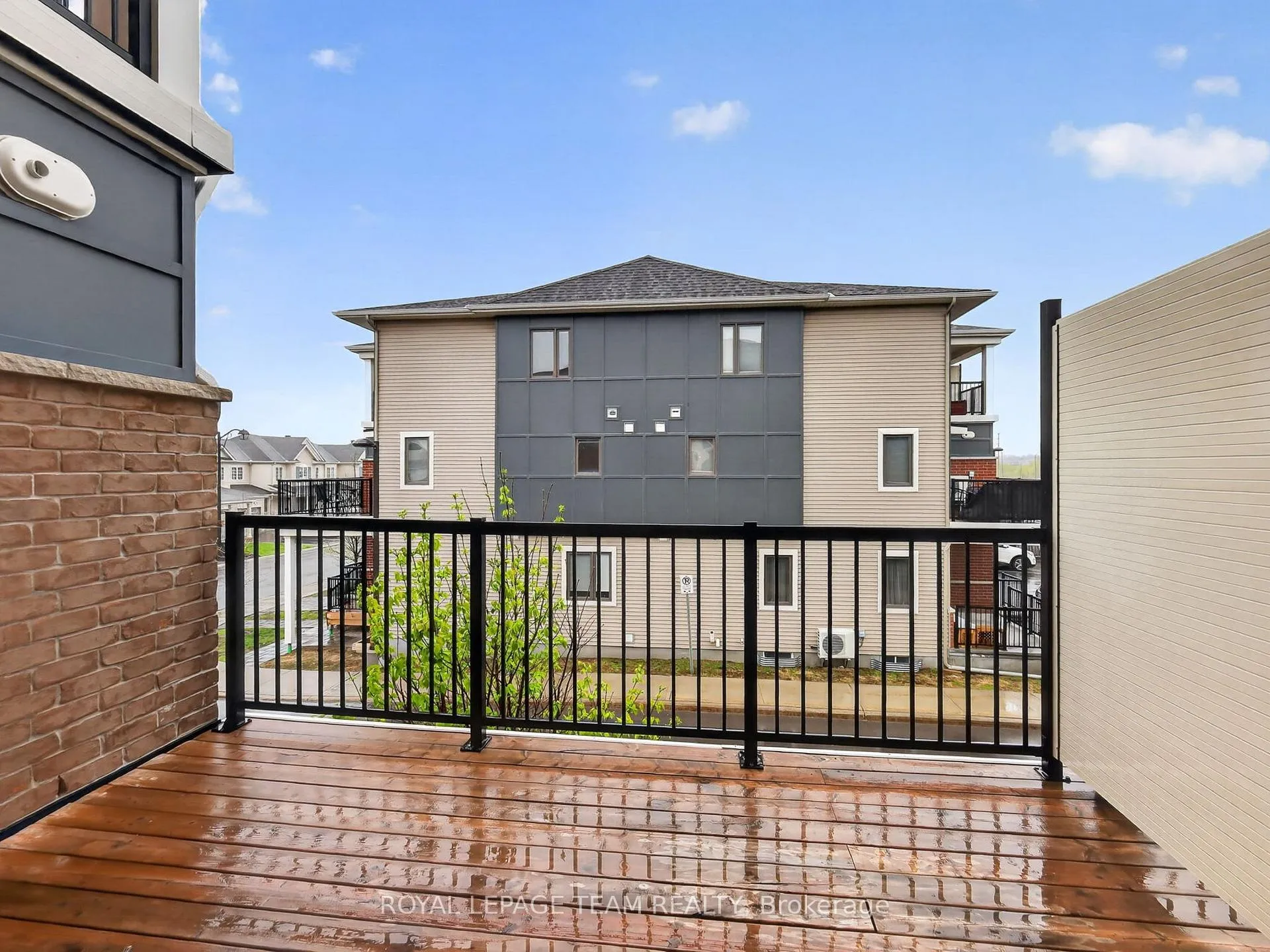 Photo 13 of 105 Walleye Private, Ottawa, Barrhaven - Half Moon Bay — HOMEH
