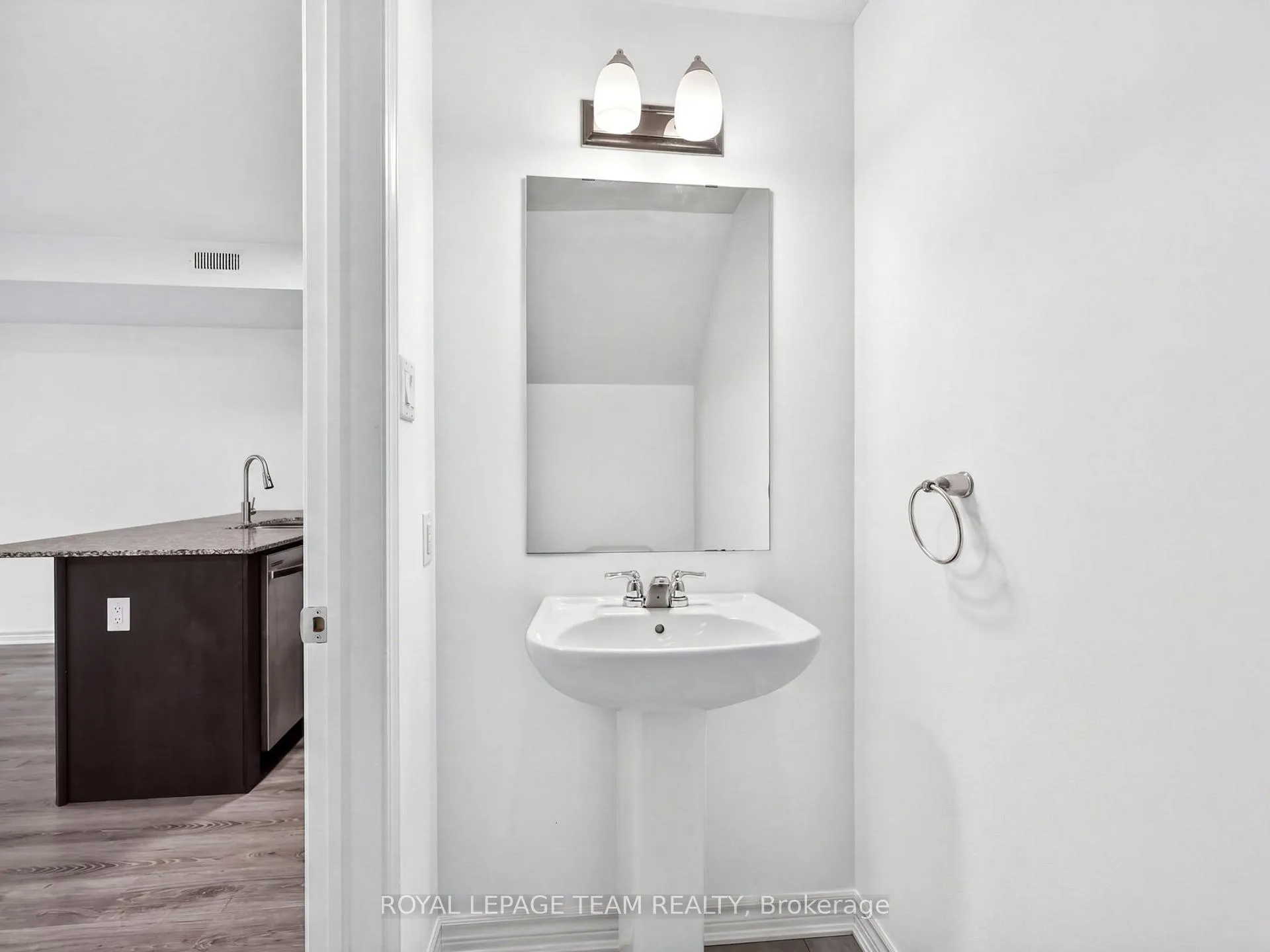 Photo 14 of 105 Walleye Private, Ottawa, Barrhaven - Half Moon Bay — HOMEH