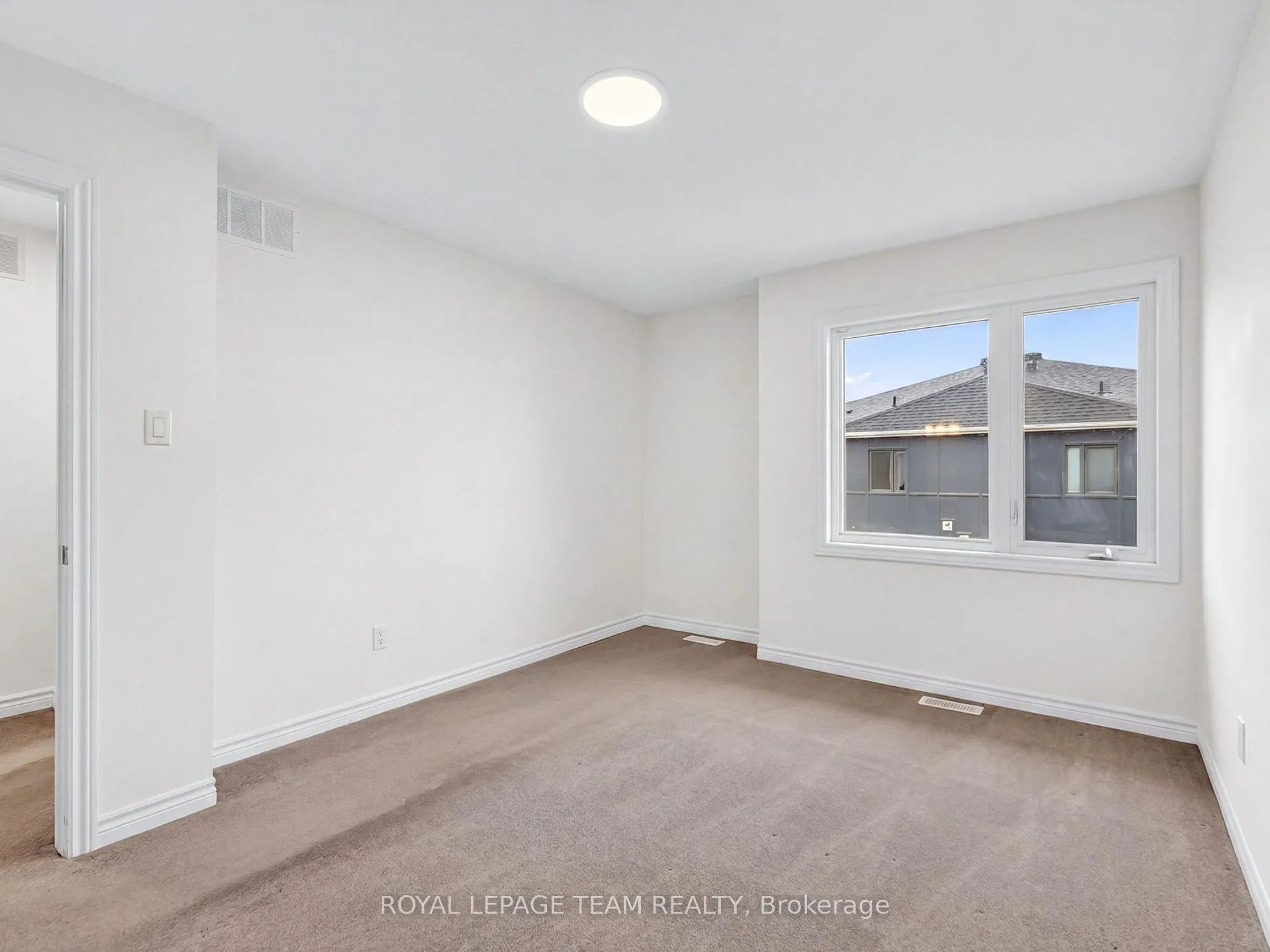 Photo 16 of 105 Walleye Private, Ottawa, Barrhaven - Half Moon Bay — HOMEH