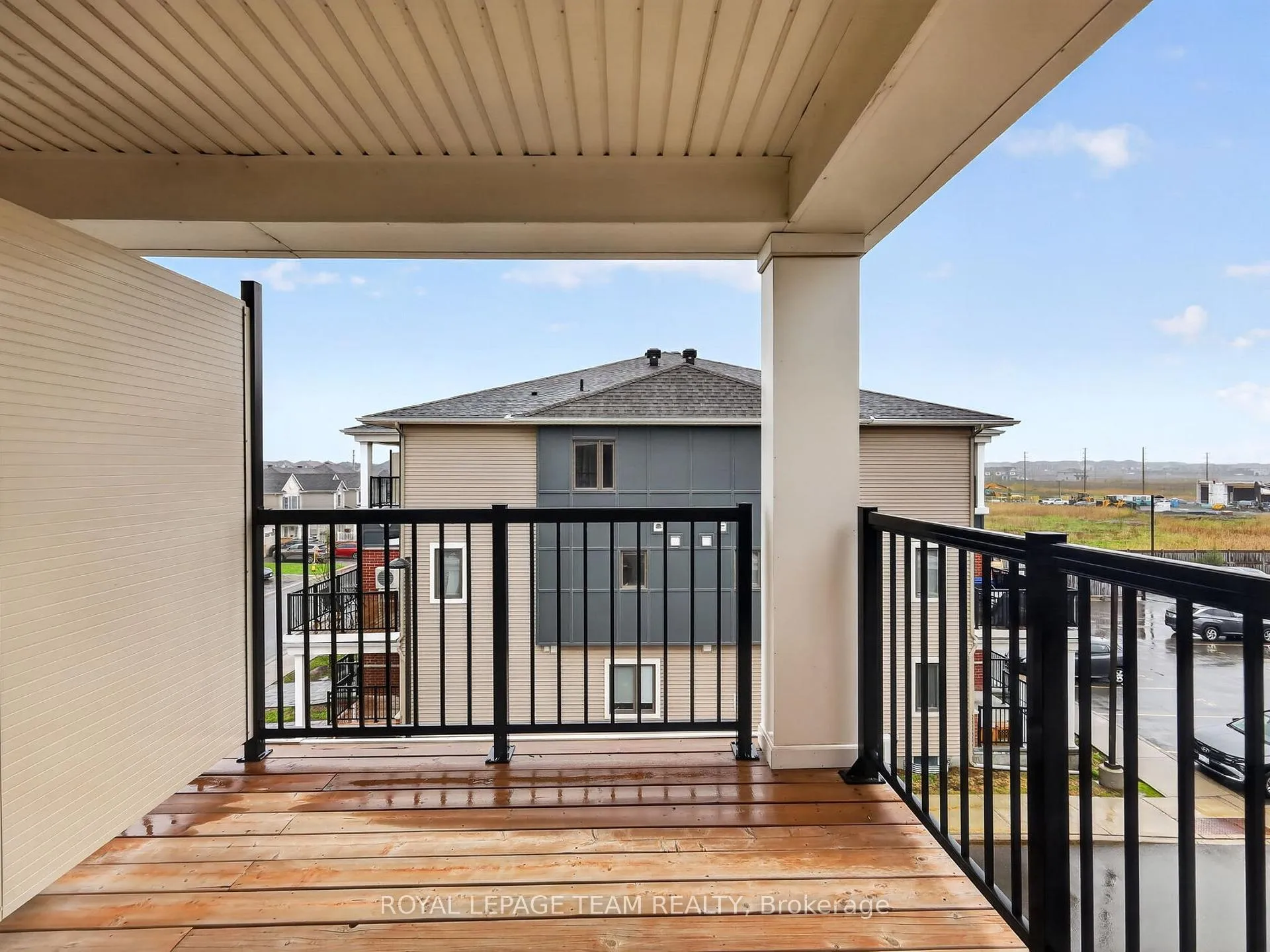 Photo 24 of 105 Walleye Private, Ottawa, Barrhaven - Half Moon Bay — HOMEH