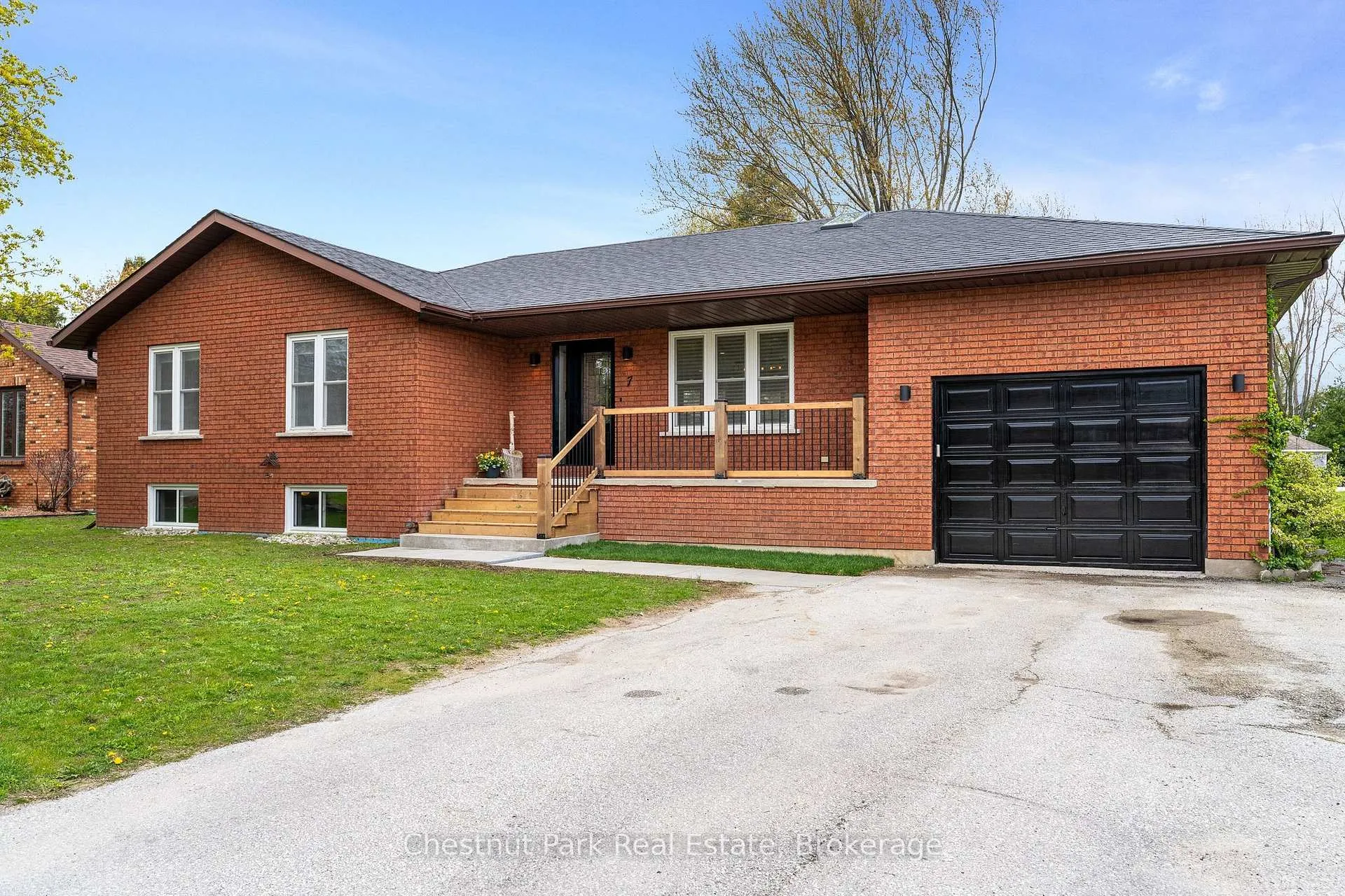 Photo 1 of 7 McKean Boulevard, Clearview, Nottawa — HOMEH