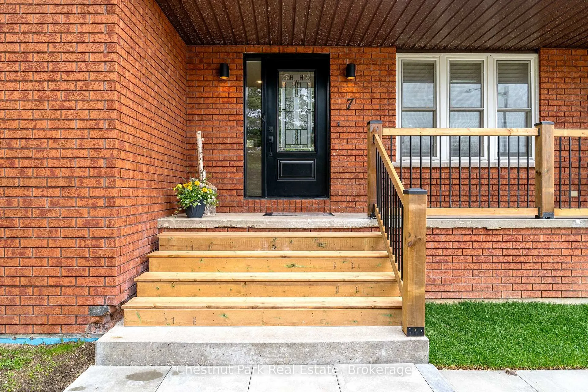 Photo 3 of 7 McKean Boulevard, Clearview, Nottawa — HOMEH