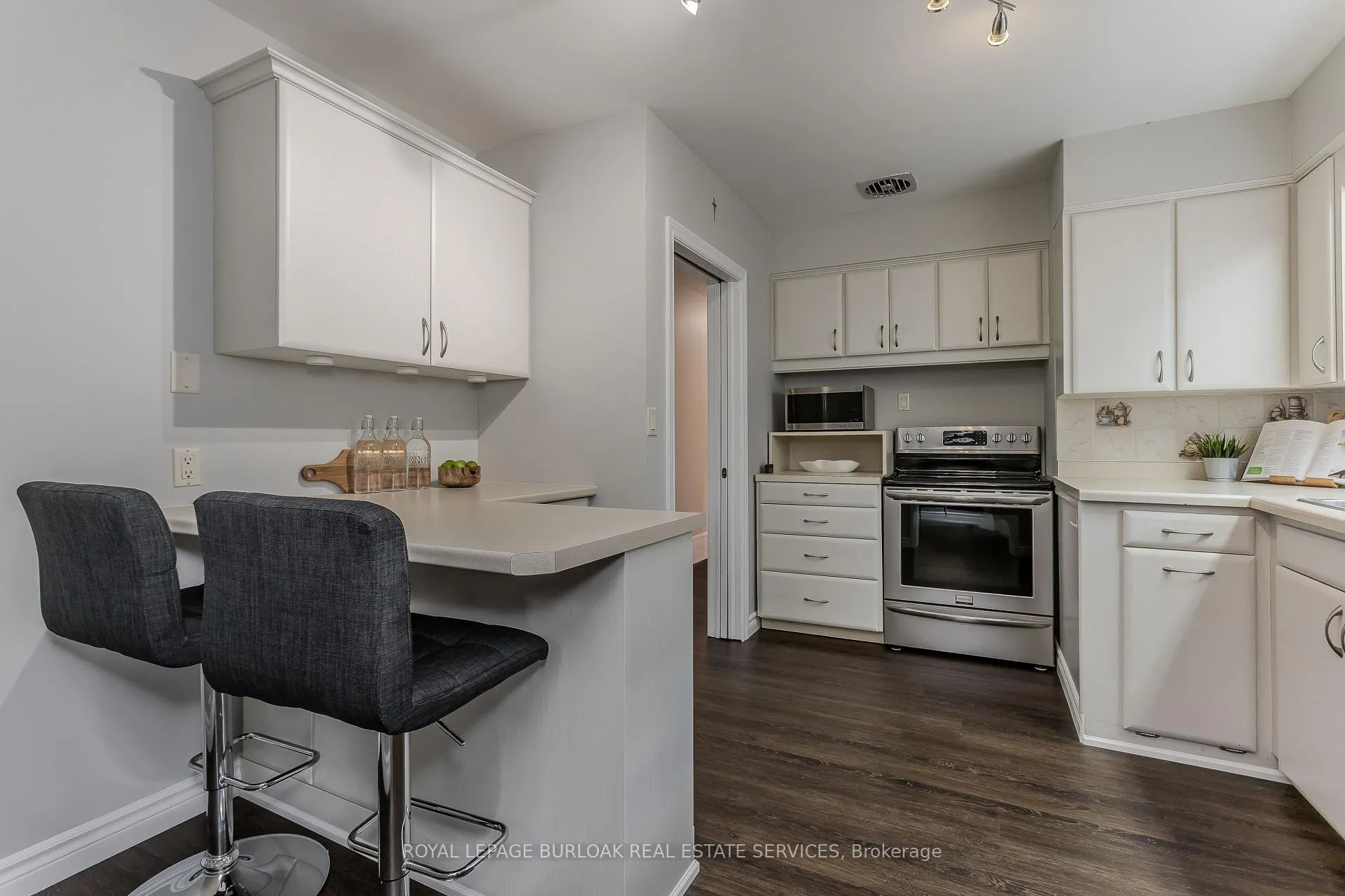 Photo 10 of 2 Glenbarr Road, St. Catharines, Glendale/Glenridge — HOMEH