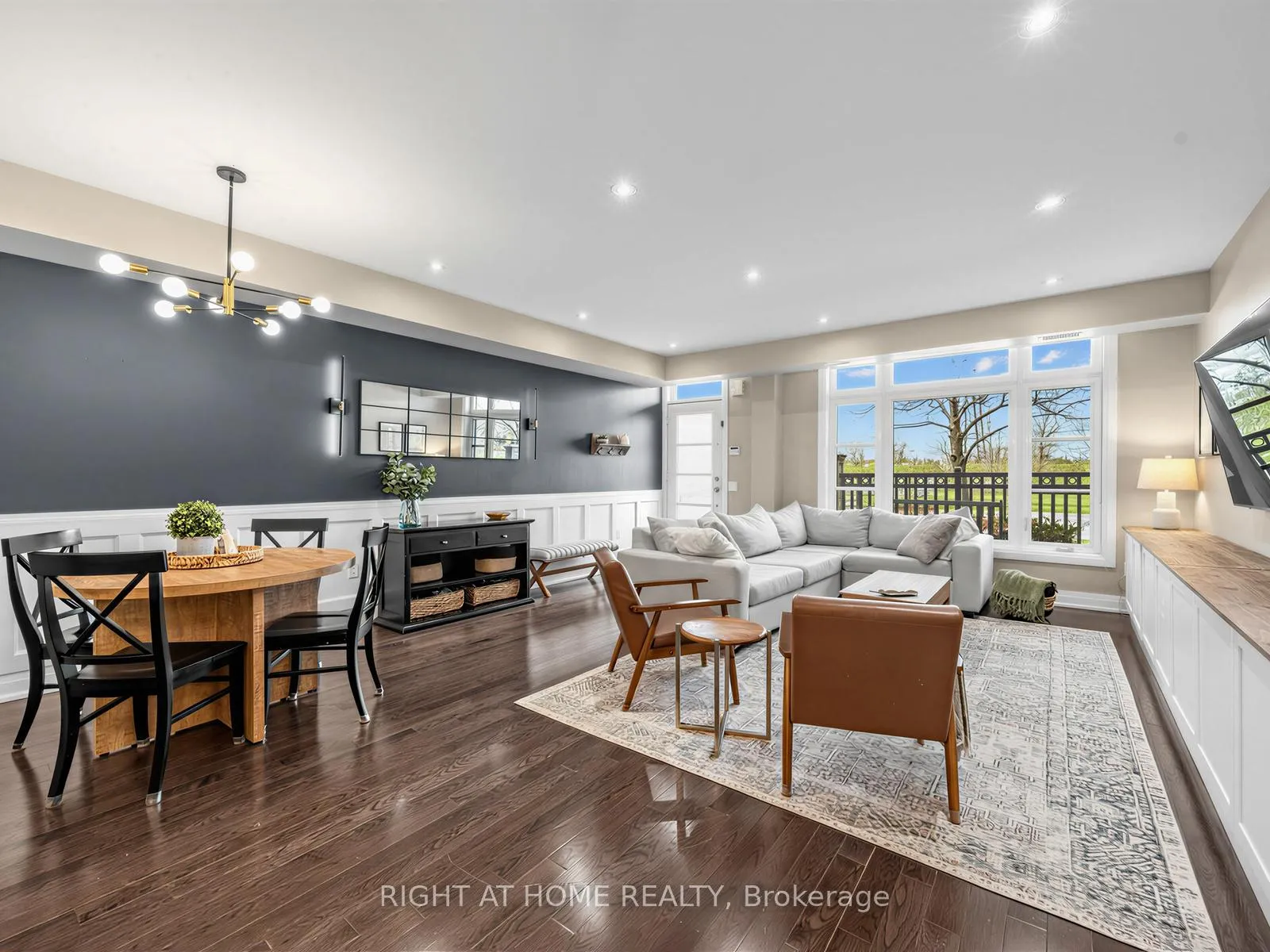 Photo 1 of Unit 61, 8177 Kipling Avenue, Vaughan, West Woodbridge — HOMEH