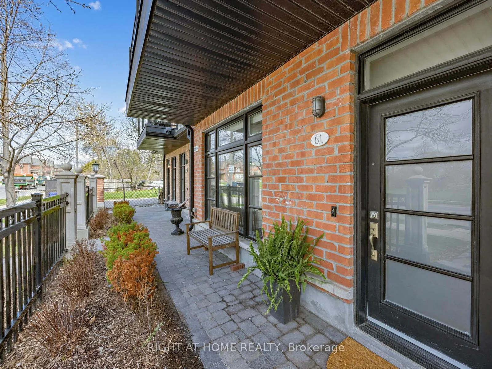 Photo 2 of Unit 61, 8177 Kipling Avenue, Vaughan, West Woodbridge — HOMEH