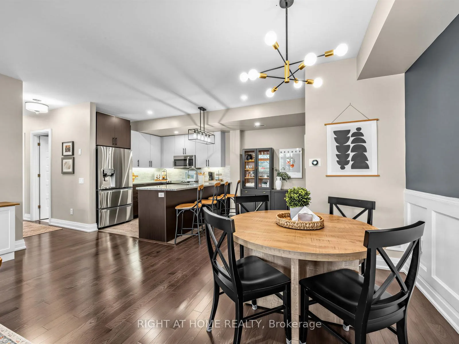 Photo 6 of Unit 61, 8177 Kipling Avenue, Vaughan, West Woodbridge — HOMEH