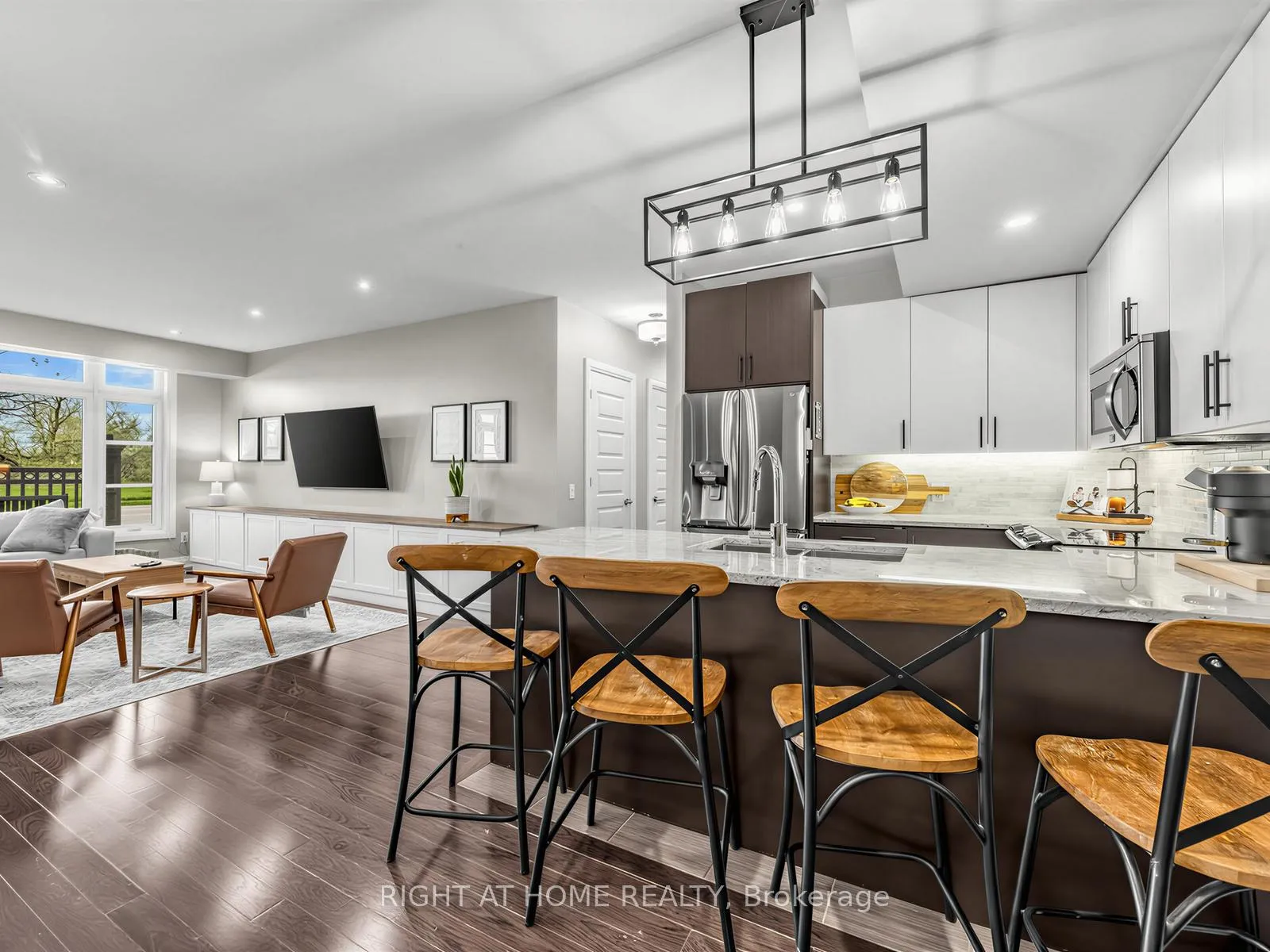 Photo 12 of Unit 61, 8177 Kipling Avenue, Vaughan, West Woodbridge — HOMEH