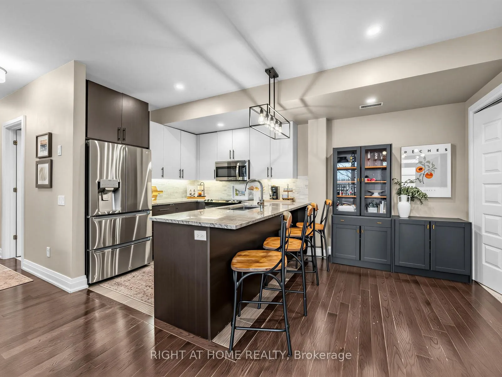 Photo 13 of Unit 61, 8177 Kipling Avenue, Vaughan, West Woodbridge — HOMEH