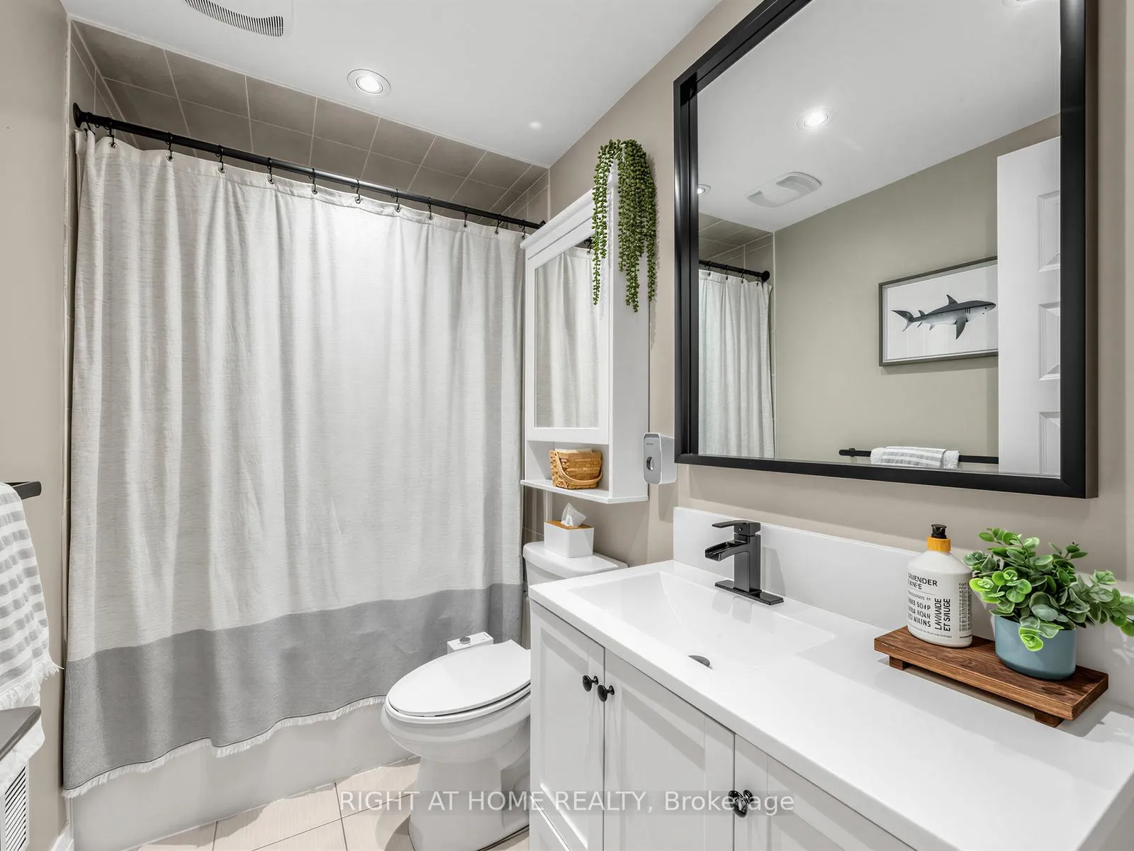 Photo 22 of Unit 61, 8177 Kipling Avenue, Vaughan, West Woodbridge — HOMEH