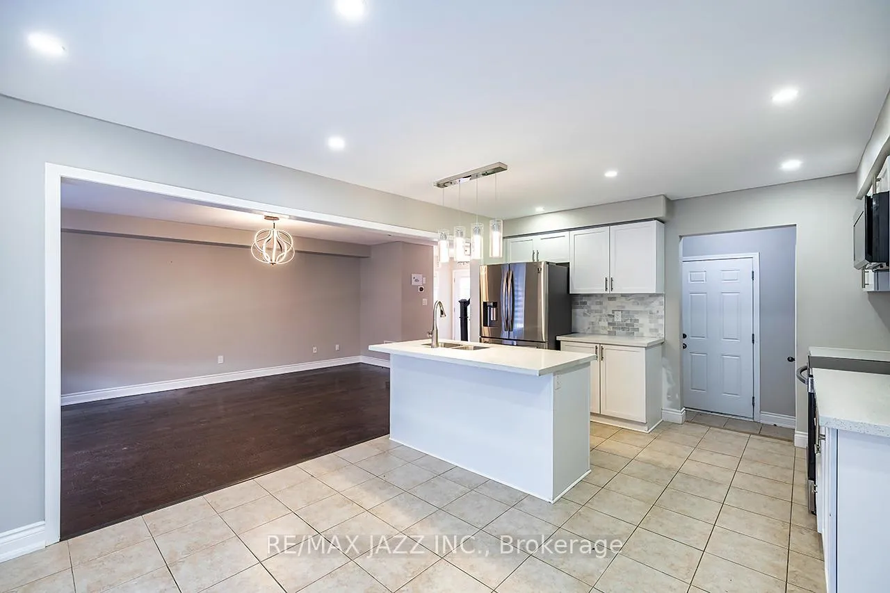 Photo 13 of 86 Sidney Rundle Avenue, Clarington, Bowmanville — HOMEH
