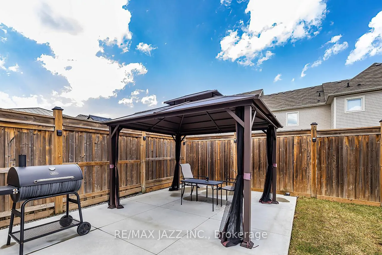 Photo 43 of 86 Sidney Rundle Avenue, Clarington, Bowmanville — HOMEH