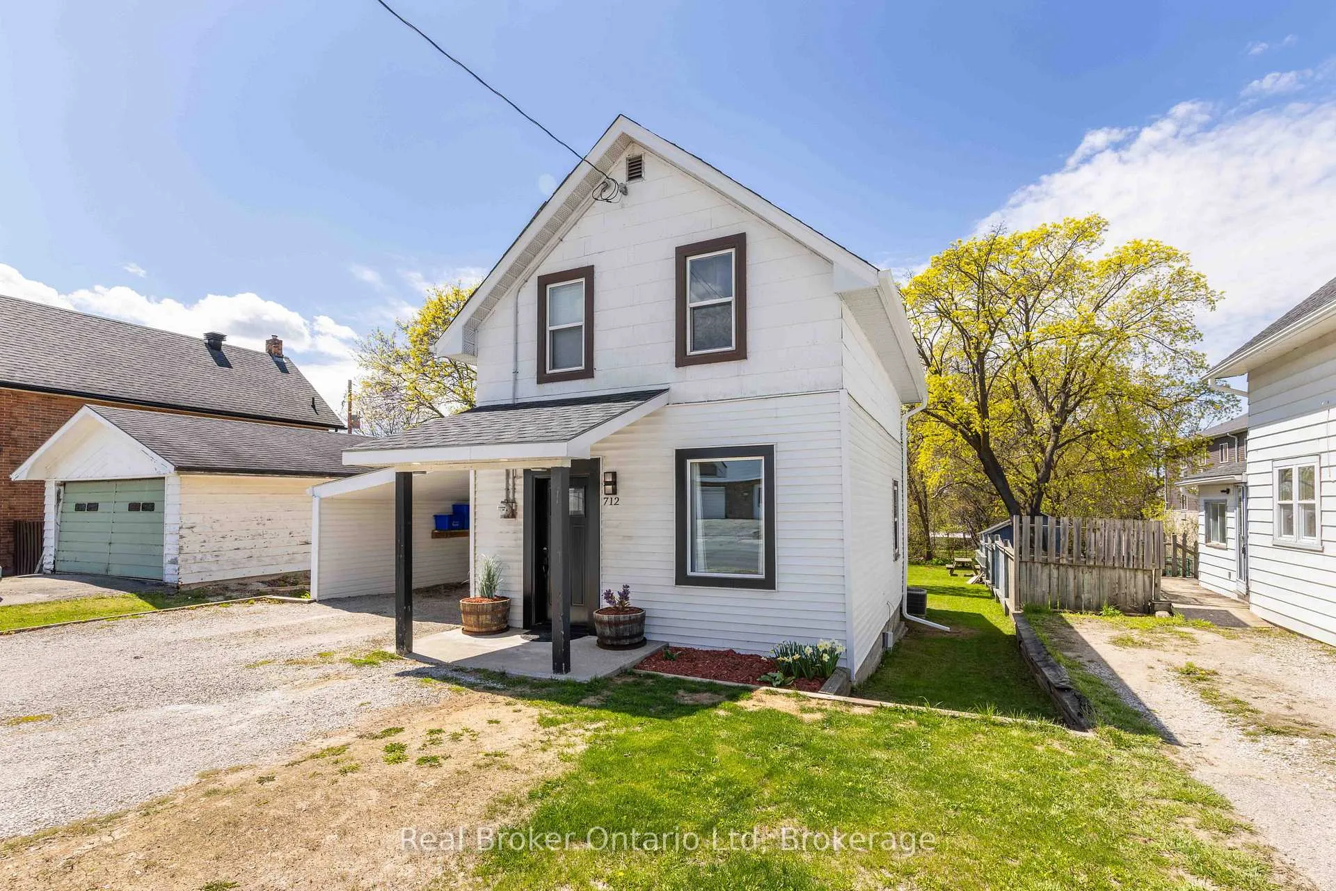 Photo 2 of 712 9th Avenue E, Owen Sound — HOMEH
