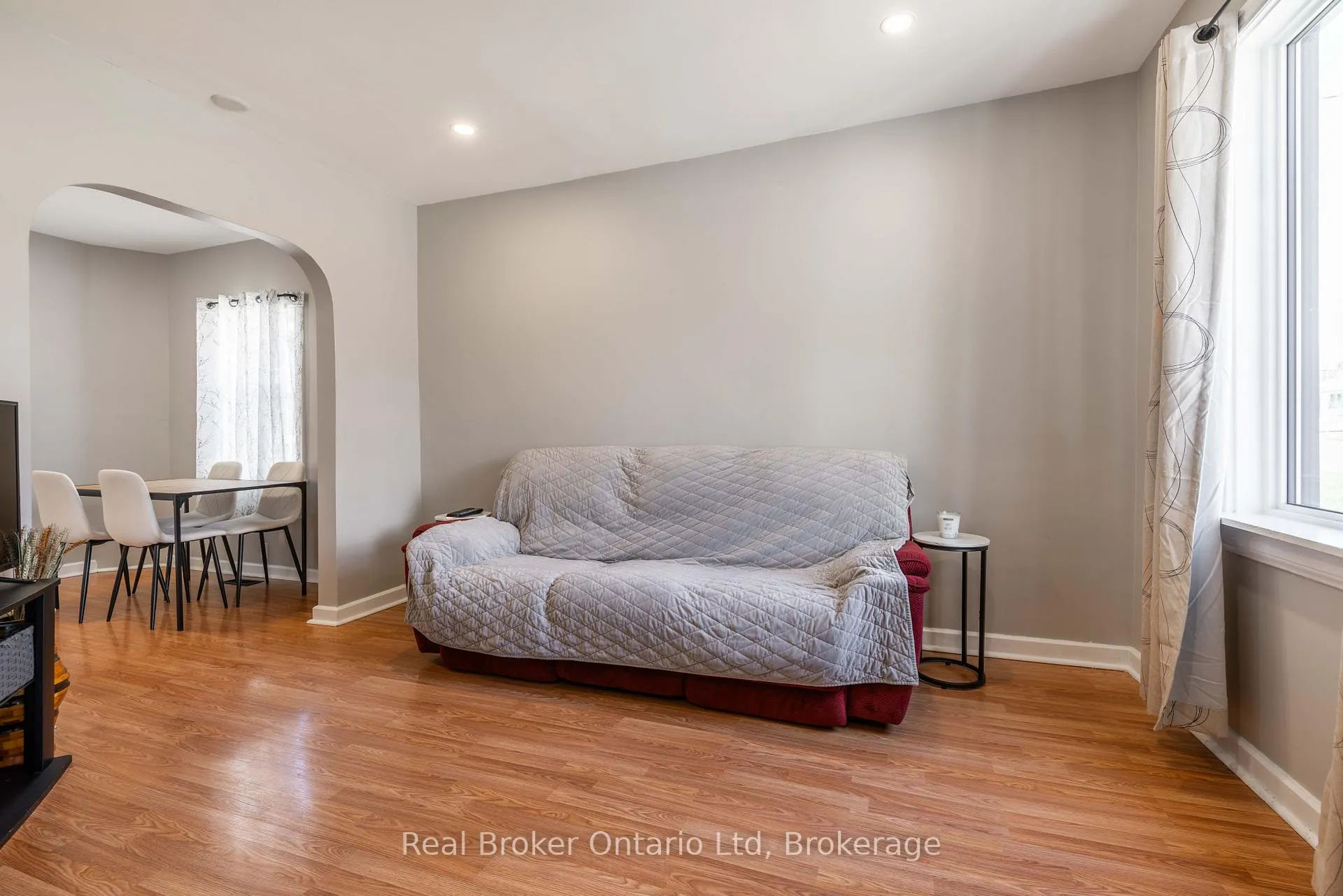 Photo 4 of 712 9th Avenue E, Owen Sound — HOMEH