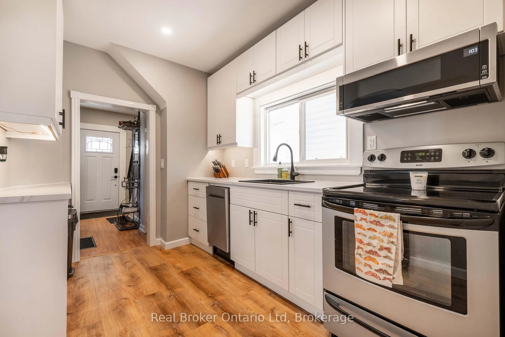 Photo 12 of 712 9th Avenue E, Owen Sound — HOMEH