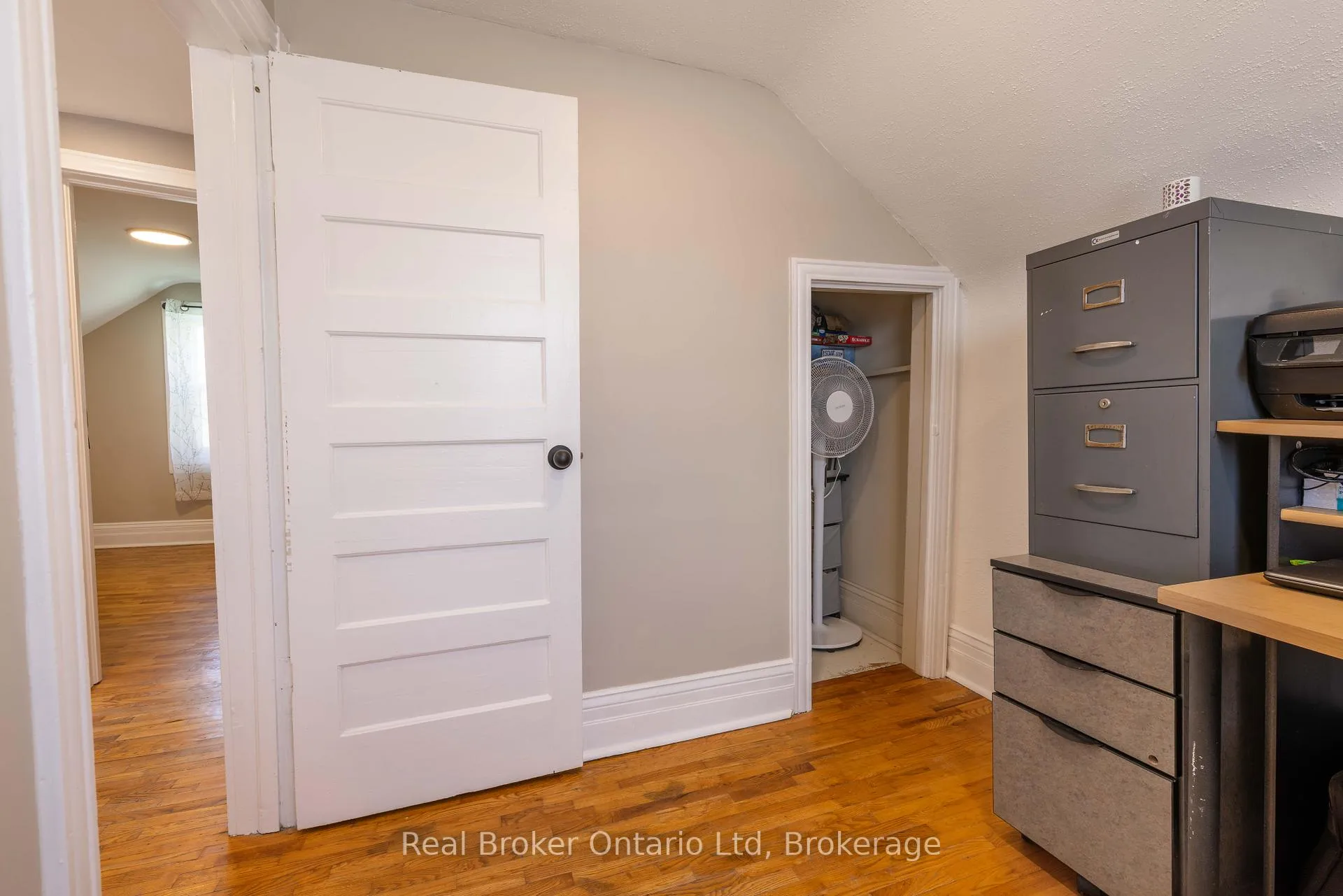 Photo 15 of 712 9th Avenue E, Owen Sound — HOMEH