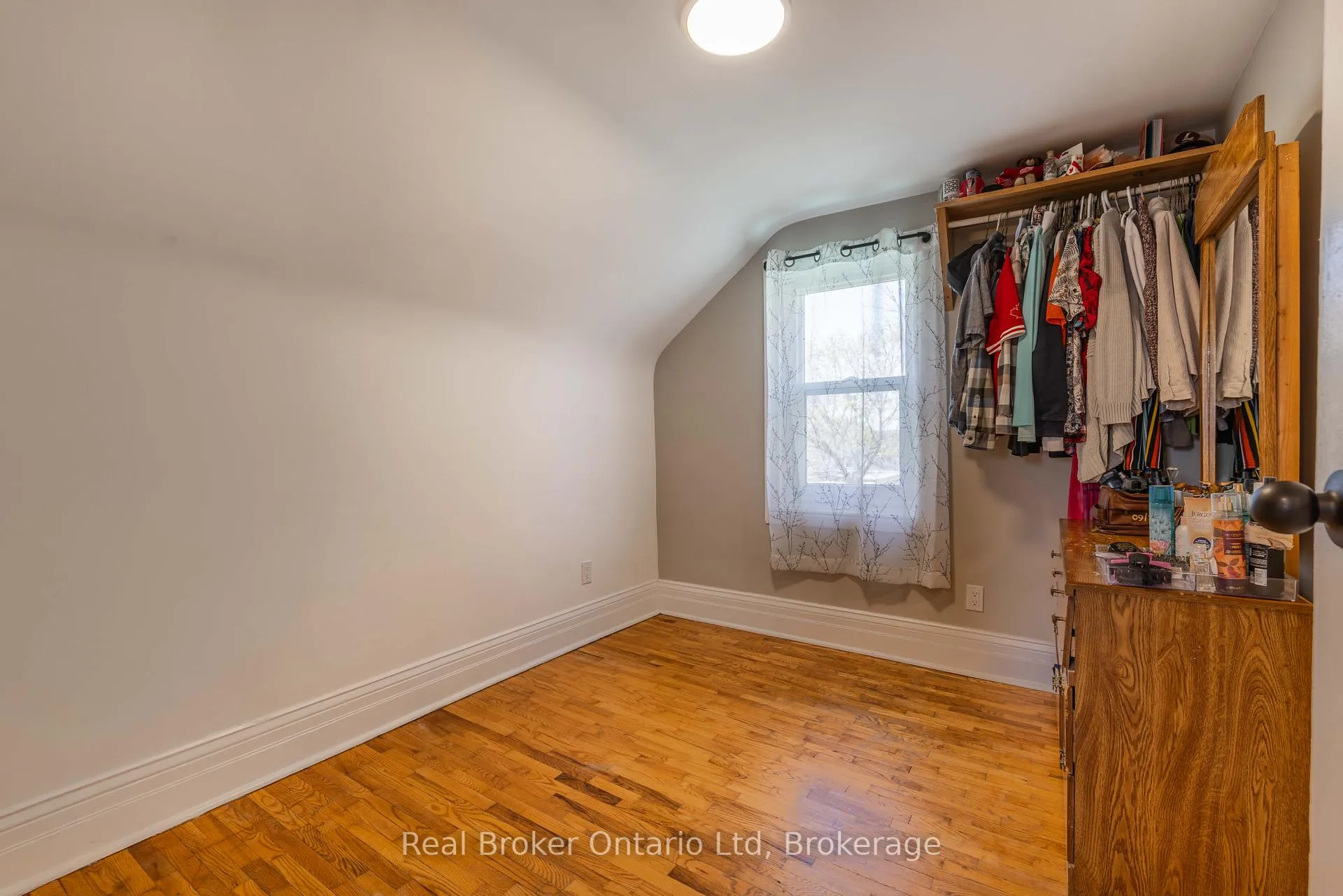 Photo 18 of 712 9th Avenue E, Owen Sound — HOMEH