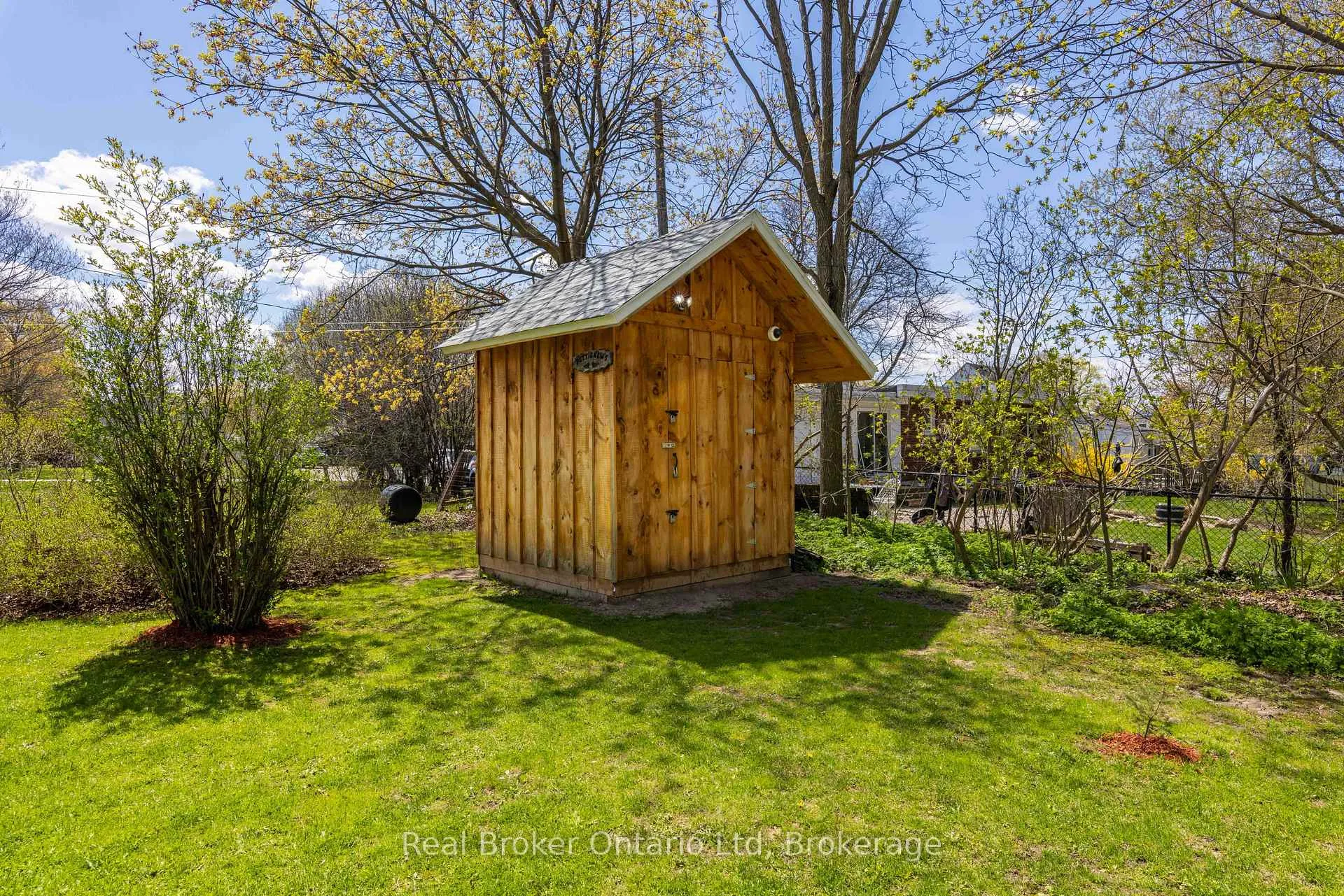 Photo 23 of 712 9th Avenue E, Owen Sound — HOMEH