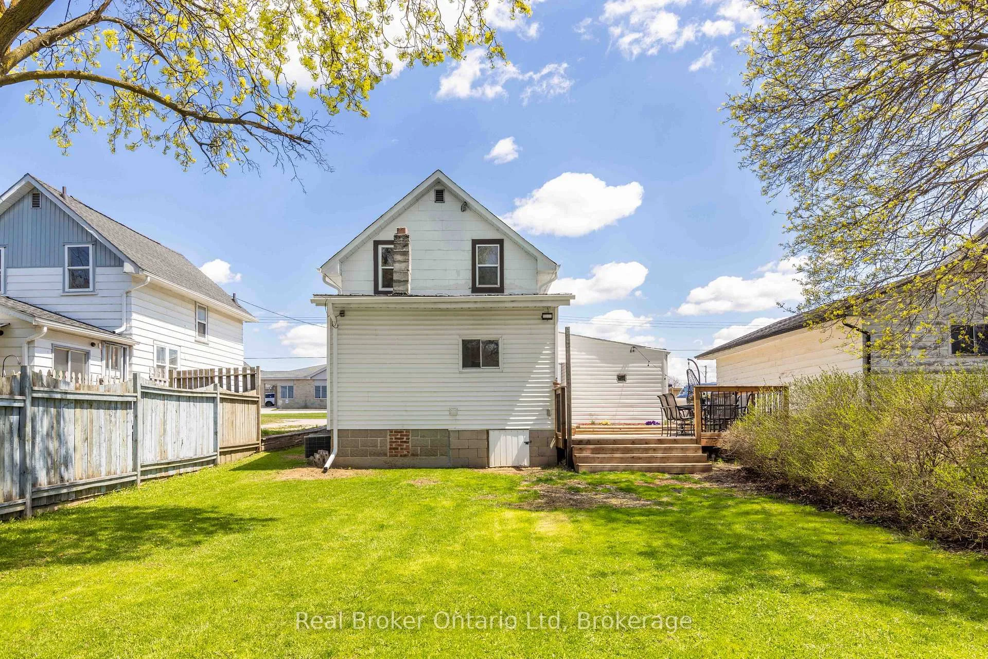 Photo 27 of 712 9th Avenue E, Owen Sound — HOMEH