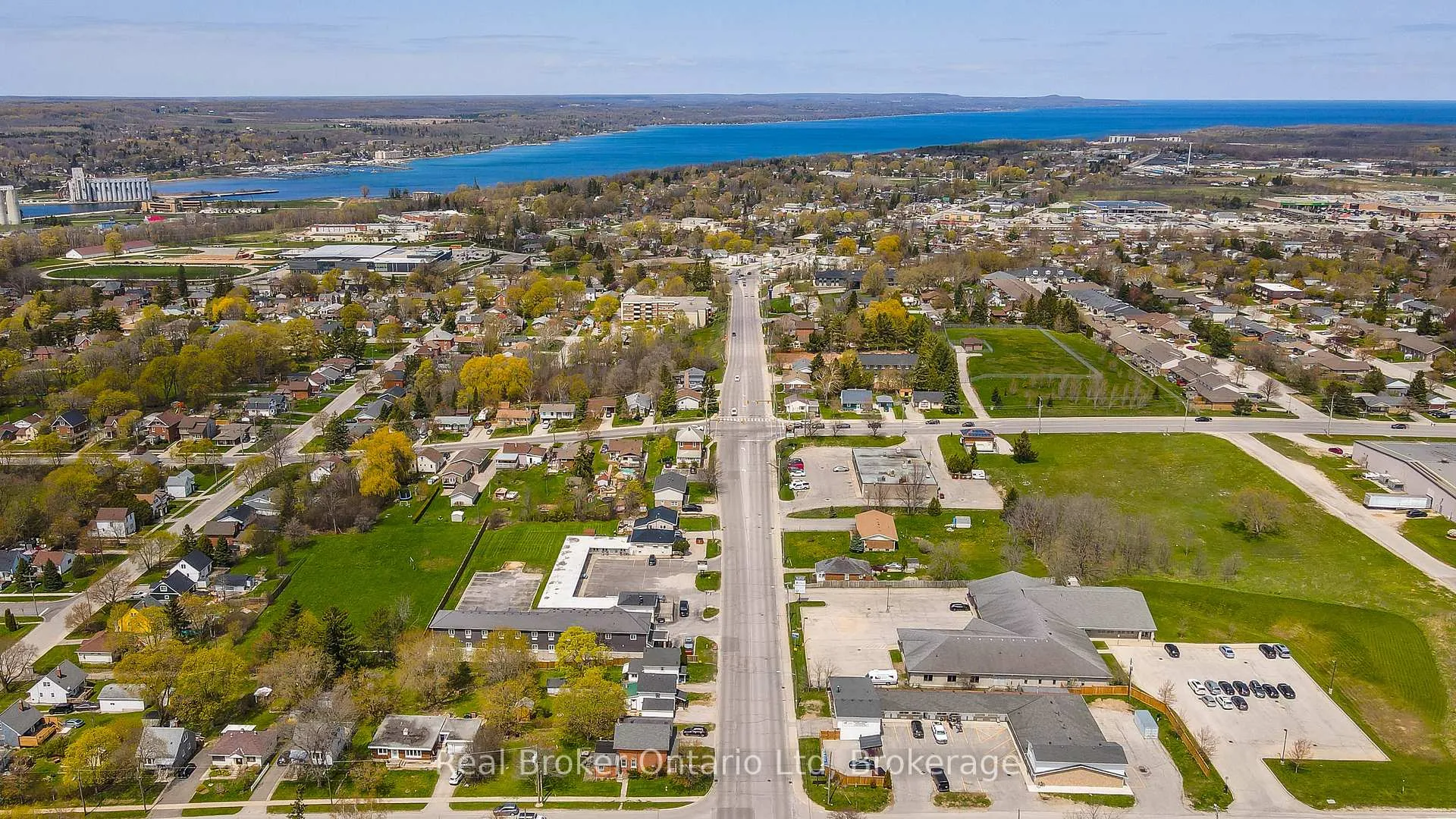 Photo 31 of 712 9th Avenue E, Owen Sound — HOMEH