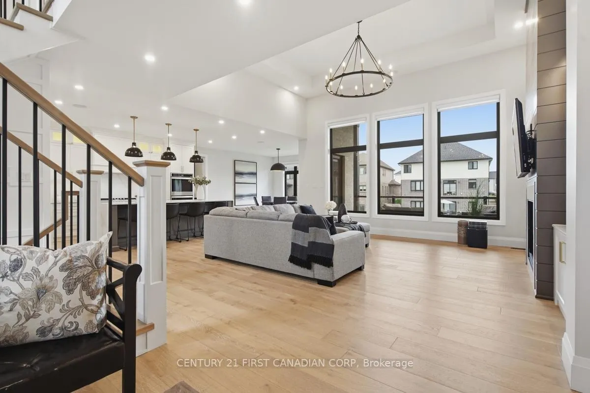 Photo 5 of 1729 Upper West Avenue, London, South B — HOMEH