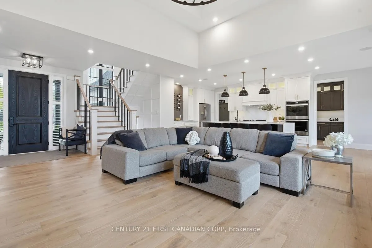 Photo 8 of 1729 Upper West Avenue, London, South B — HOMEH