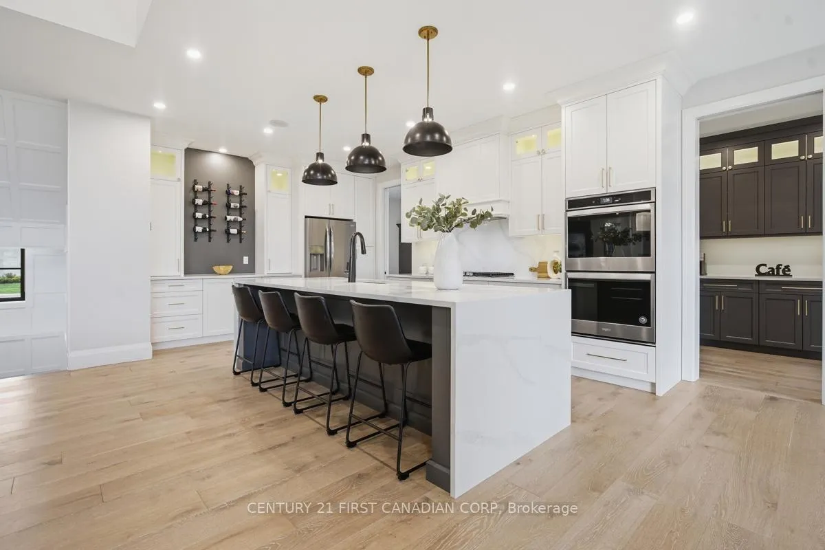 Photo 9 of 1729 Upper West Avenue, London, South B — HOMEH