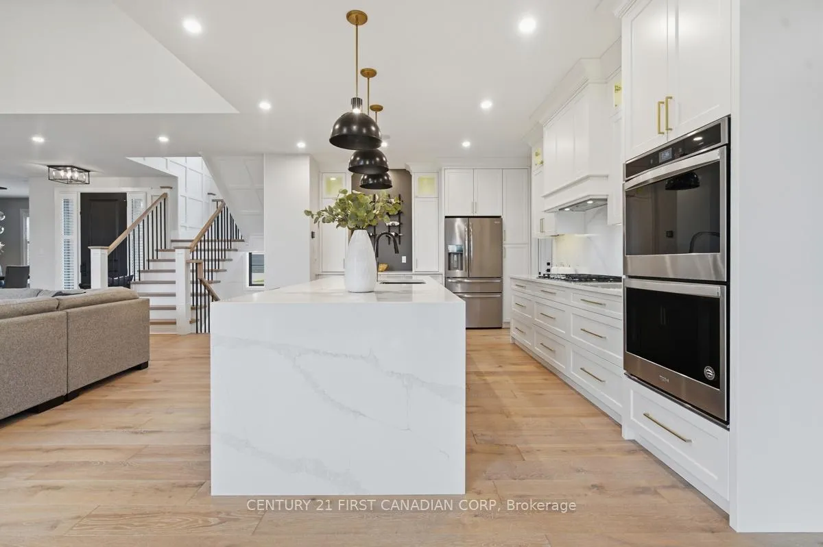 Photo 10 of 1729 Upper West Avenue, London, South B — HOMEH