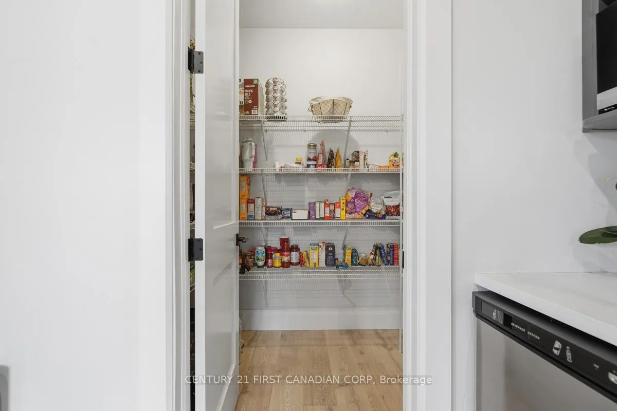 Photo 16 of 1729 Upper West Avenue, London, South B — HOMEH