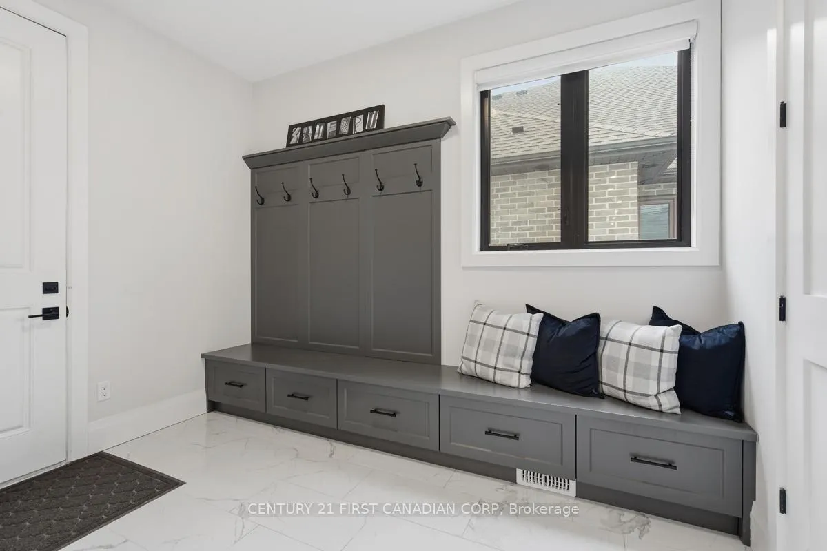 Photo 18 of 1729 Upper West Avenue, London, South B — HOMEH