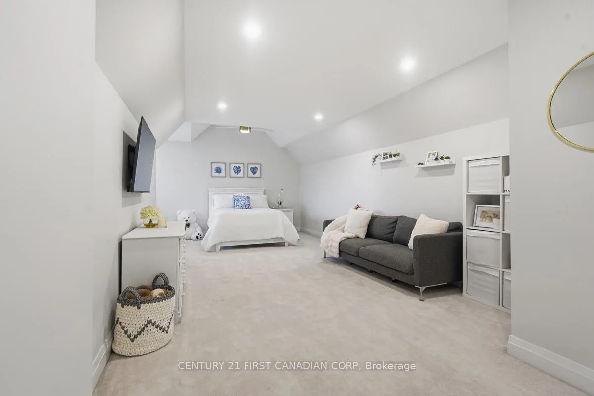 Photo 31 of 1729 Upper West Avenue, London, South B — HOMEH