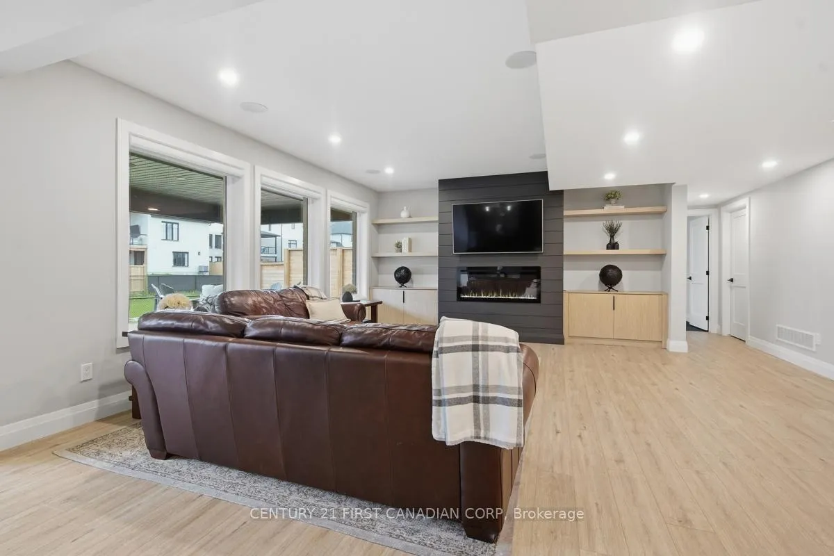 Photo 36 of 1729 Upper West Avenue, London, South B — HOMEH