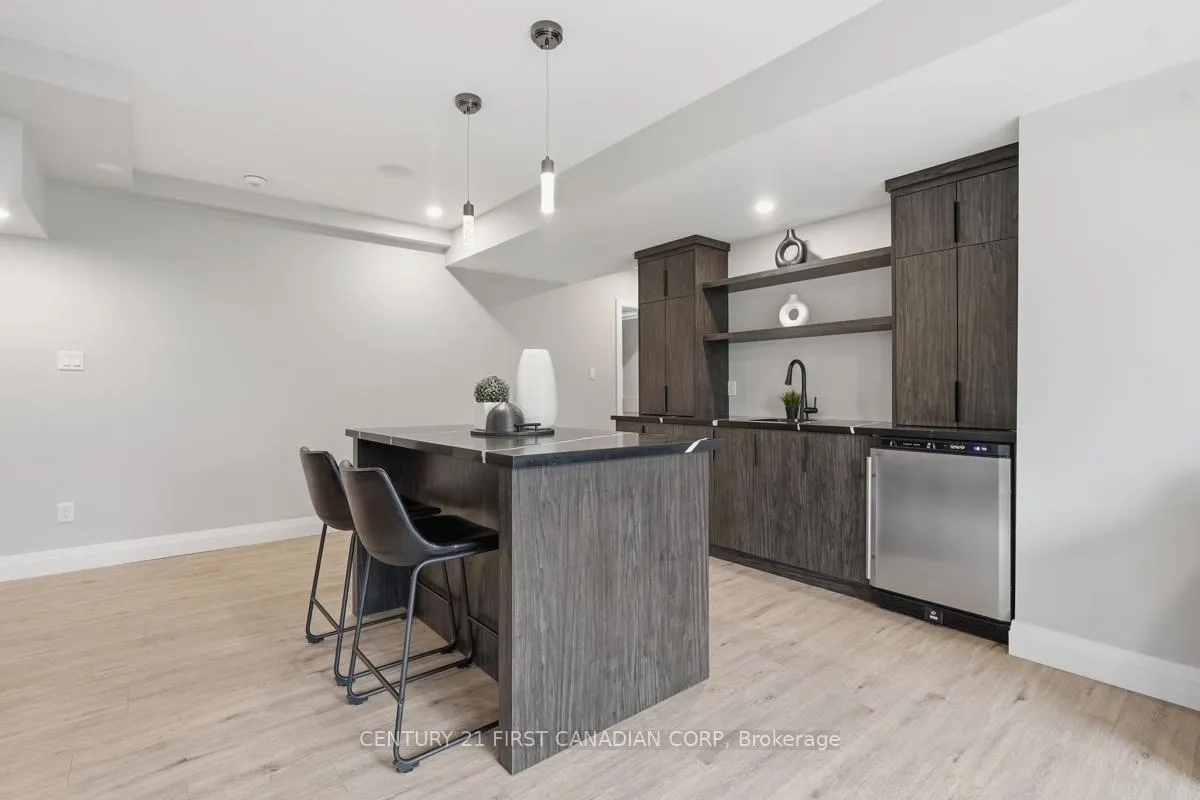 Photo 39 of 1729 Upper West Avenue, London, South B — HOMEH