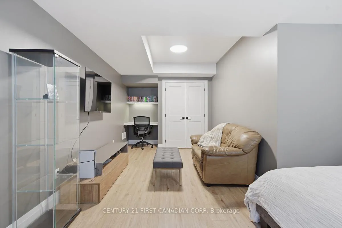 Photo 41 of 1729 Upper West Avenue, London, South B — HOMEH