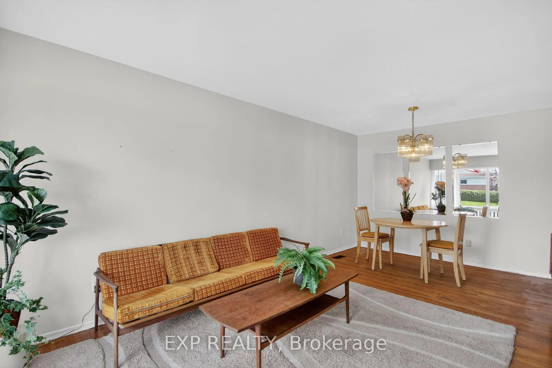 Photo 9 of 935 Pleasant Park Road, Ottawa, Elmvale Acres/Urbandale — HOMEH