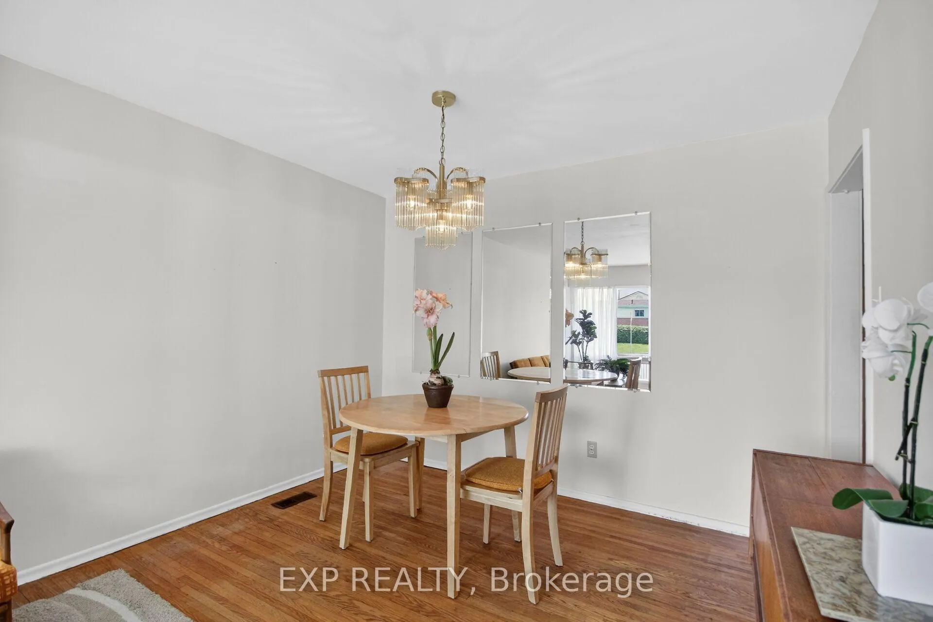 Photo 14 of 935 Pleasant Park Road, Ottawa, Elmvale Acres/Urbandale — HOMEH