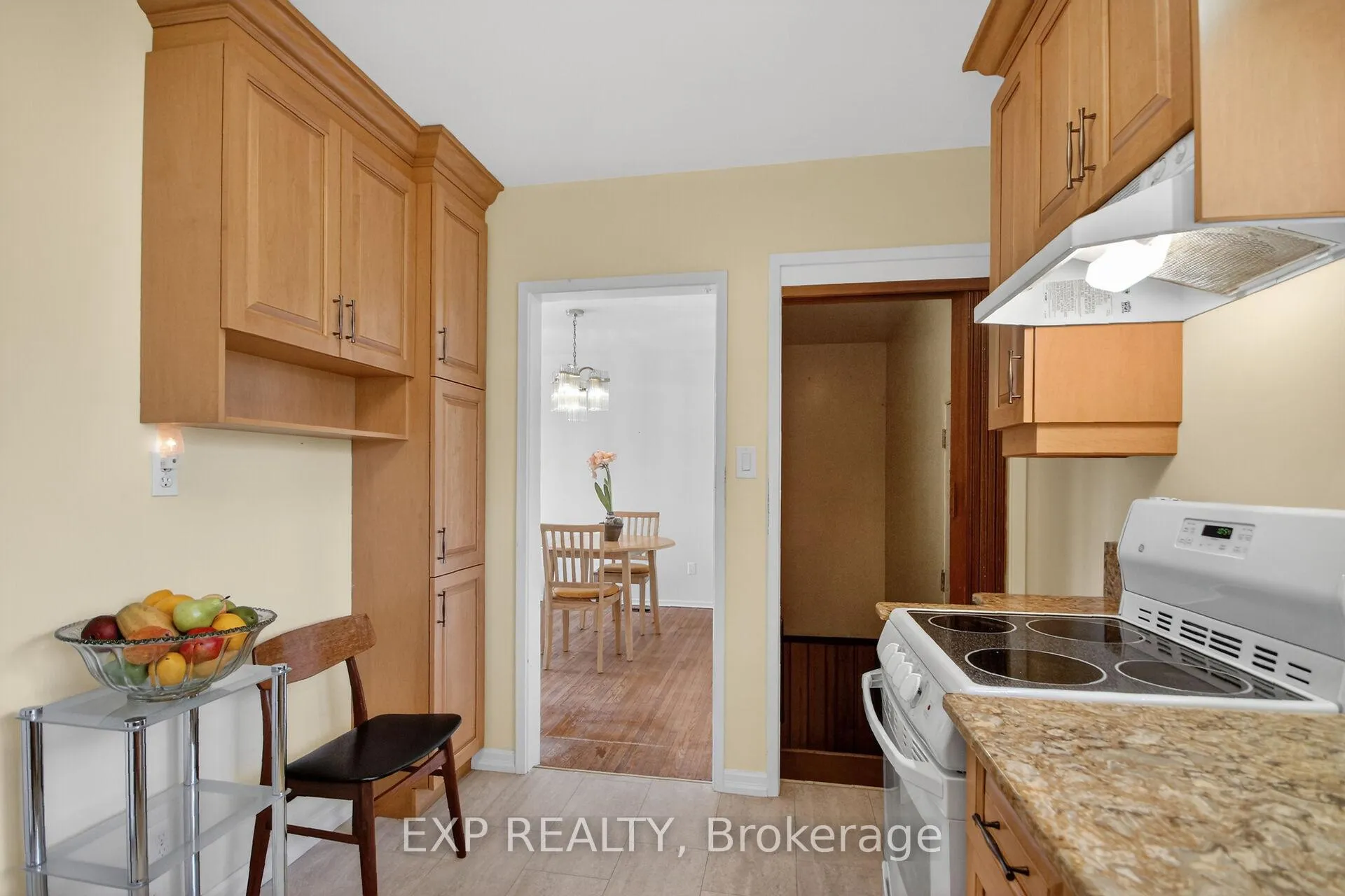 Photo 16 of 935 Pleasant Park Road, Ottawa, Elmvale Acres/Urbandale — HOMEH