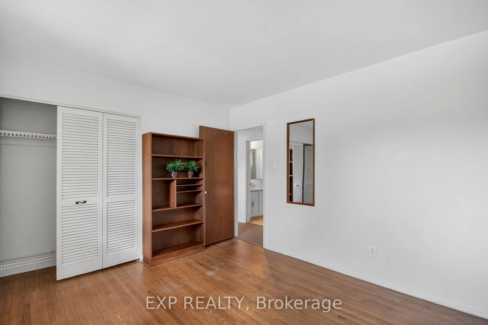 Photo 24 of 935 Pleasant Park Road, Ottawa, Elmvale Acres/Urbandale — HOMEH