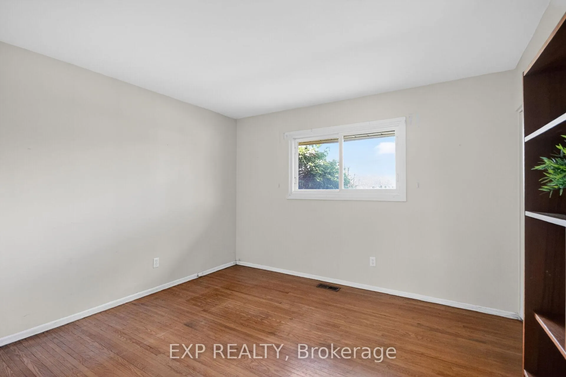 Photo 26 of 935 Pleasant Park Road, Ottawa, Elmvale Acres/Urbandale — HOMEH