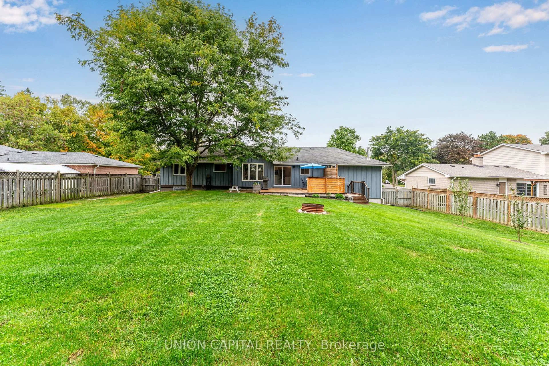 Photo 4 of 35 Jonathan Street, Uxbridge — HOMEH